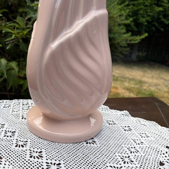 Vintage Pastel Pink Ceramic Leaf Vase Large Sculptural Retro Pottery Home Decor - Picture 7 of 14